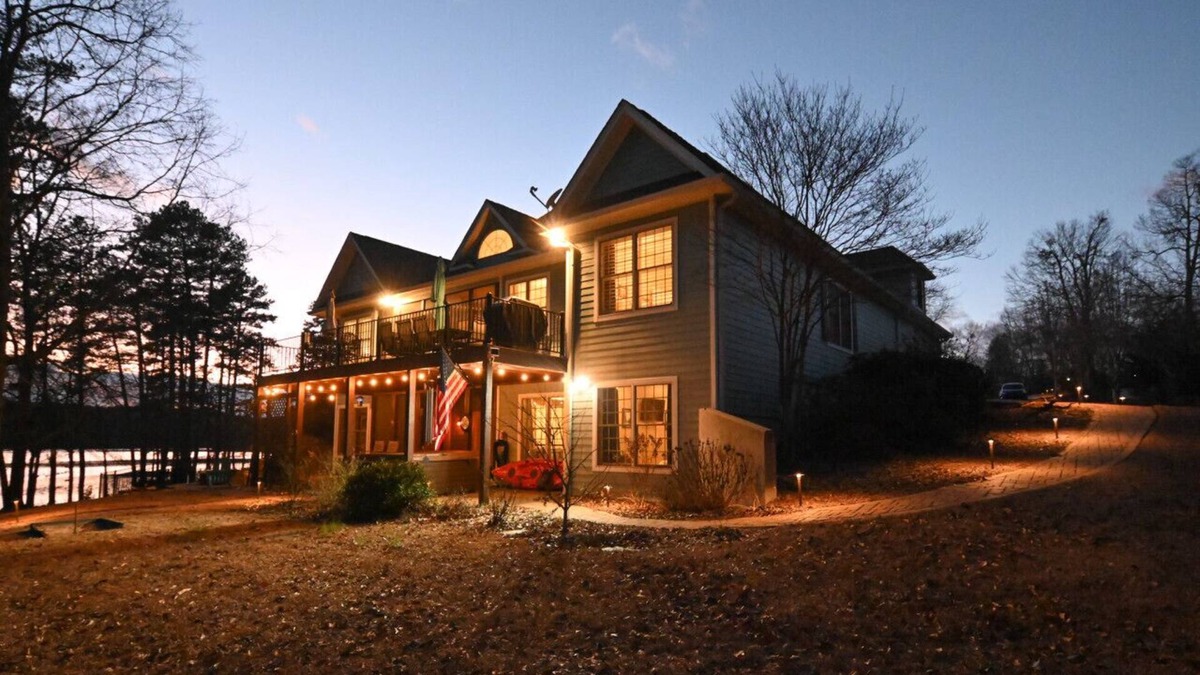Toccoa House | Lakefront Manor w/ Hot Tub