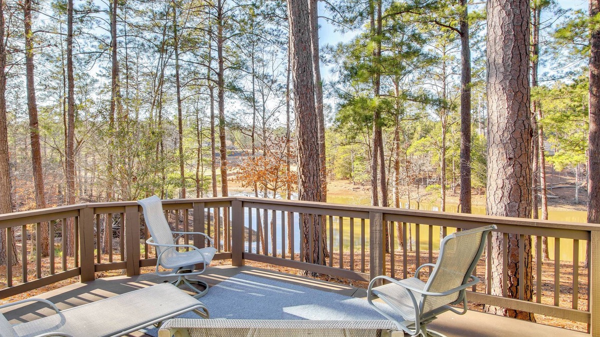 McCormick House | Lakefront McCormick Gem: Deck & Golf Course Views