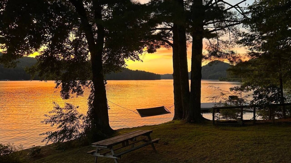 Glenville House | Lakefront Mountain Cabin on Lake Glenville, NC