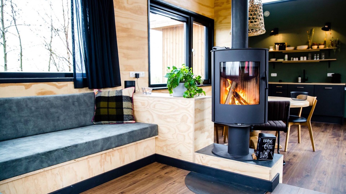 Grou Cabin | Lakefront Nature House in Friesland: Sweltsje