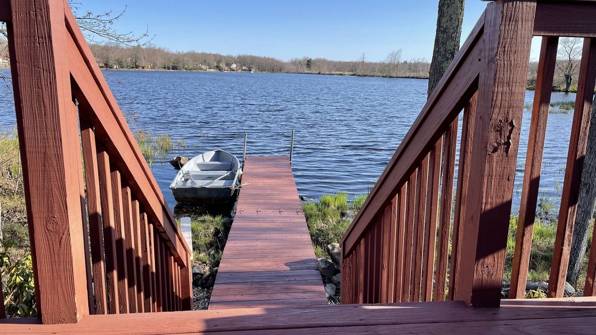 Pocono Summit House | Lakefront Oasis, Dog-Friendly with Boat and Sauna included