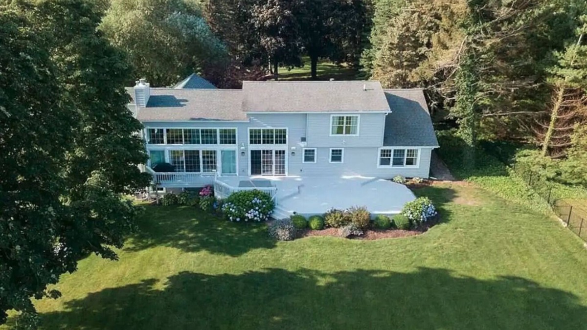 Niagara County House | Lakefront Oasis near Lewiston & Niagara Falls