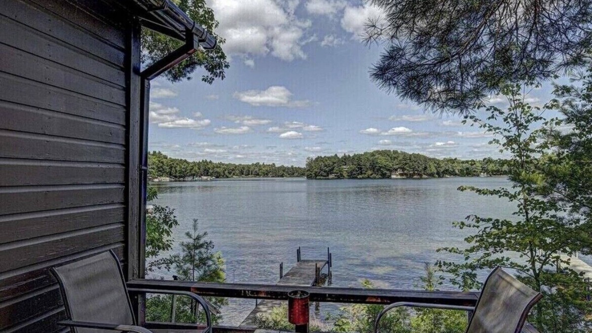 Lac du Flambeau Cabin | Lakefront one bedroom cabin with private dock