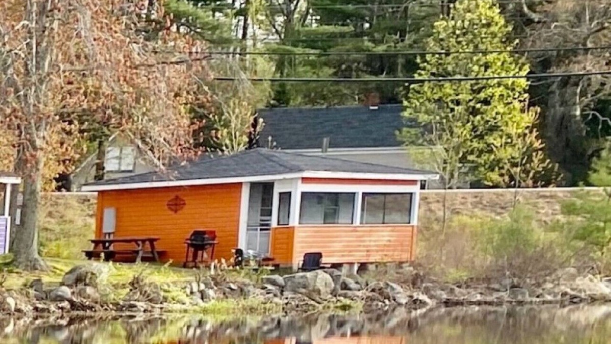 Northwood Cottage | Lakefront Orange Cottage