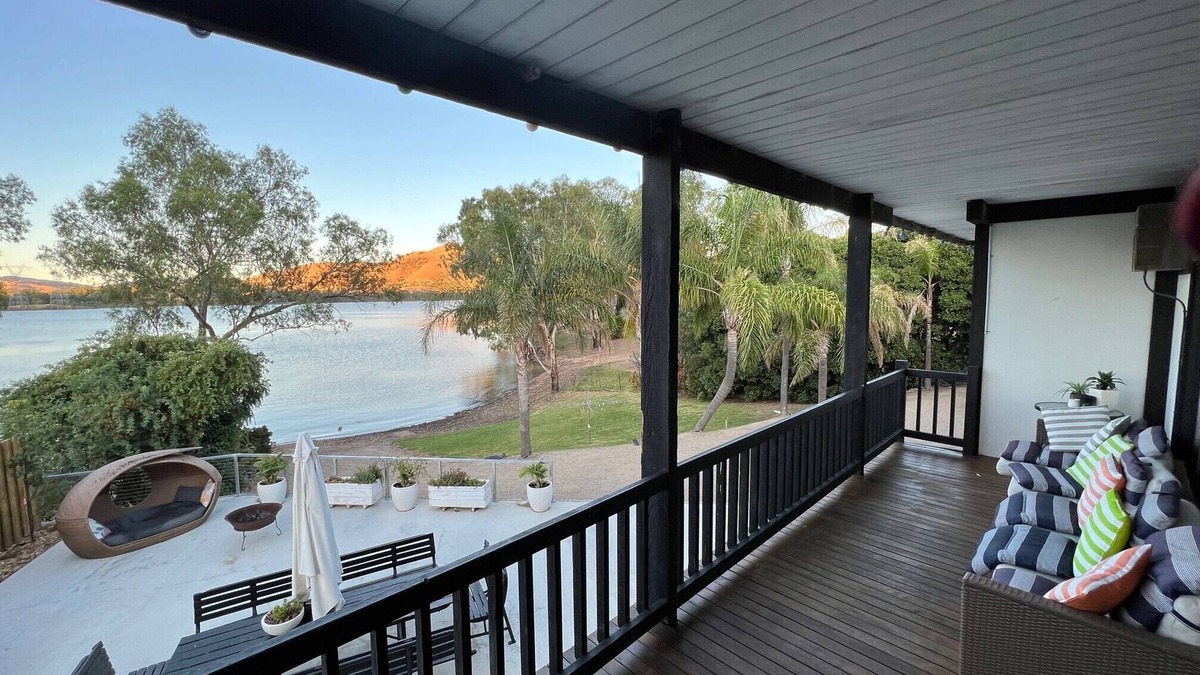 Bonnie Doon House | Lakefront Palms
