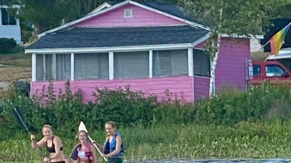 Northwood Cottage | Lakefront Pink Cottage