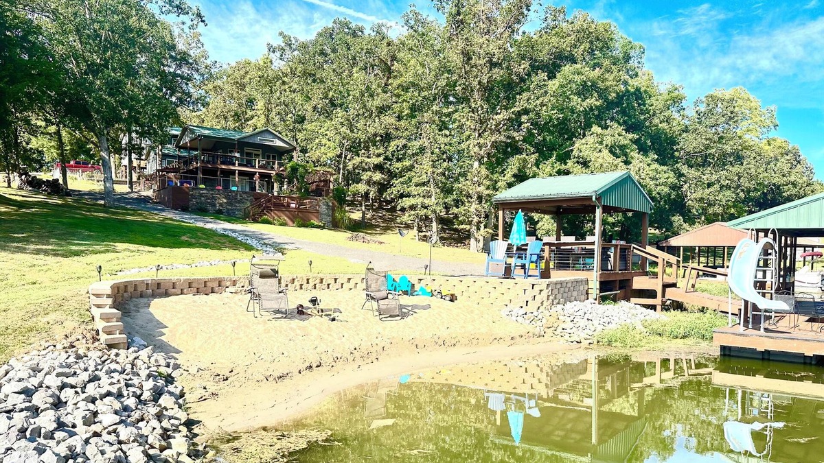 Ozark House | Lakefront, Private Beach, Hot tub, Kayaks, Paddle boards