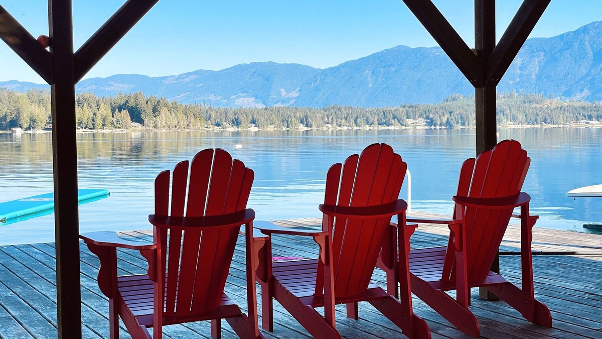 Sproat Lake Cabin | Lakefront, private dock, hot tub, free kayaks and paddle boards!