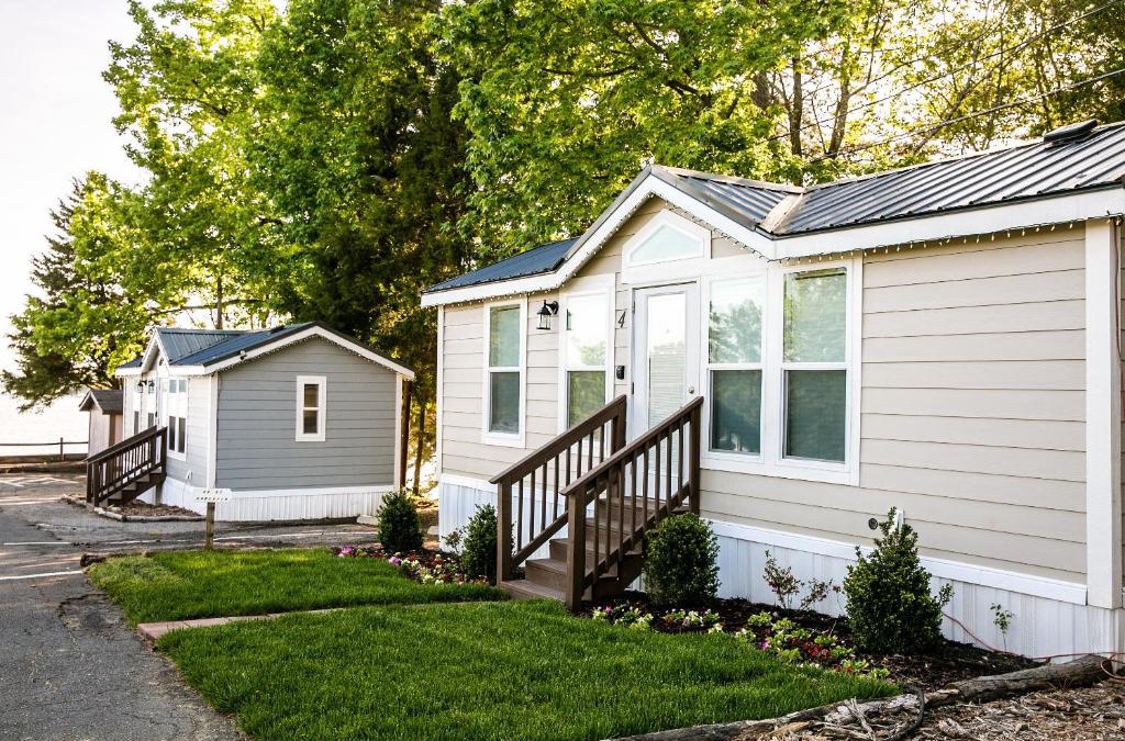 Steele Creek House | Lakefront Property One Bedroom #3 at Long Cove Resort