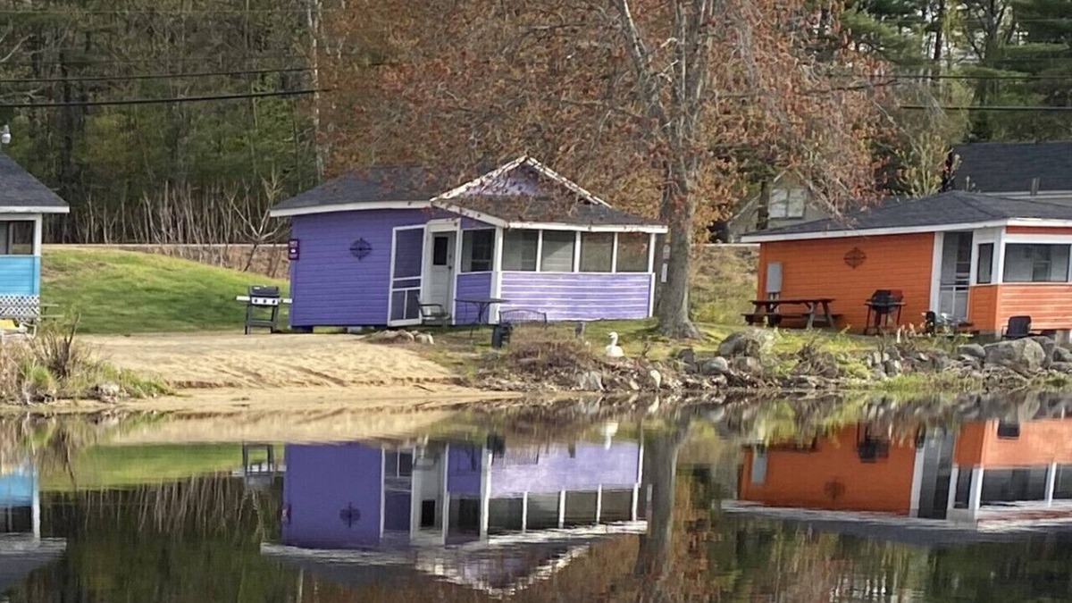 Northwood Cottage | Lakefront Purple Cottage