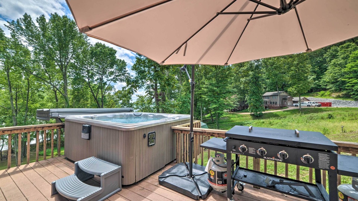 Eddyville House | Lakefront 'Rest-Ashored' Home w/Private Dock!
