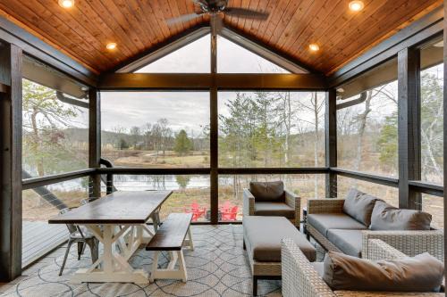 Tracy City House | Lakefront Retreat at Waters Edge with Fire Pit!