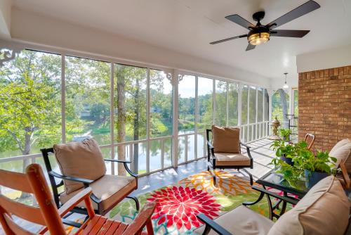 Jefferson House | Lakefront Retreat in Jefferson with Screened Porch!