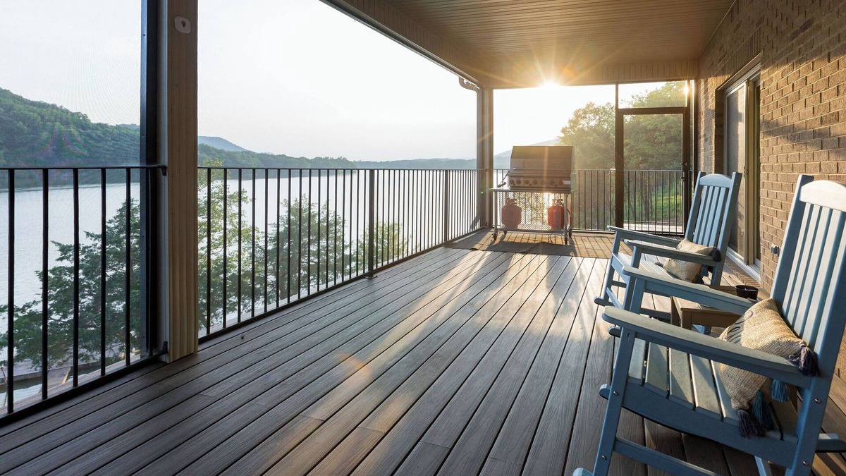Mooresburg House | Lakefront Retreat in Mooresburg
