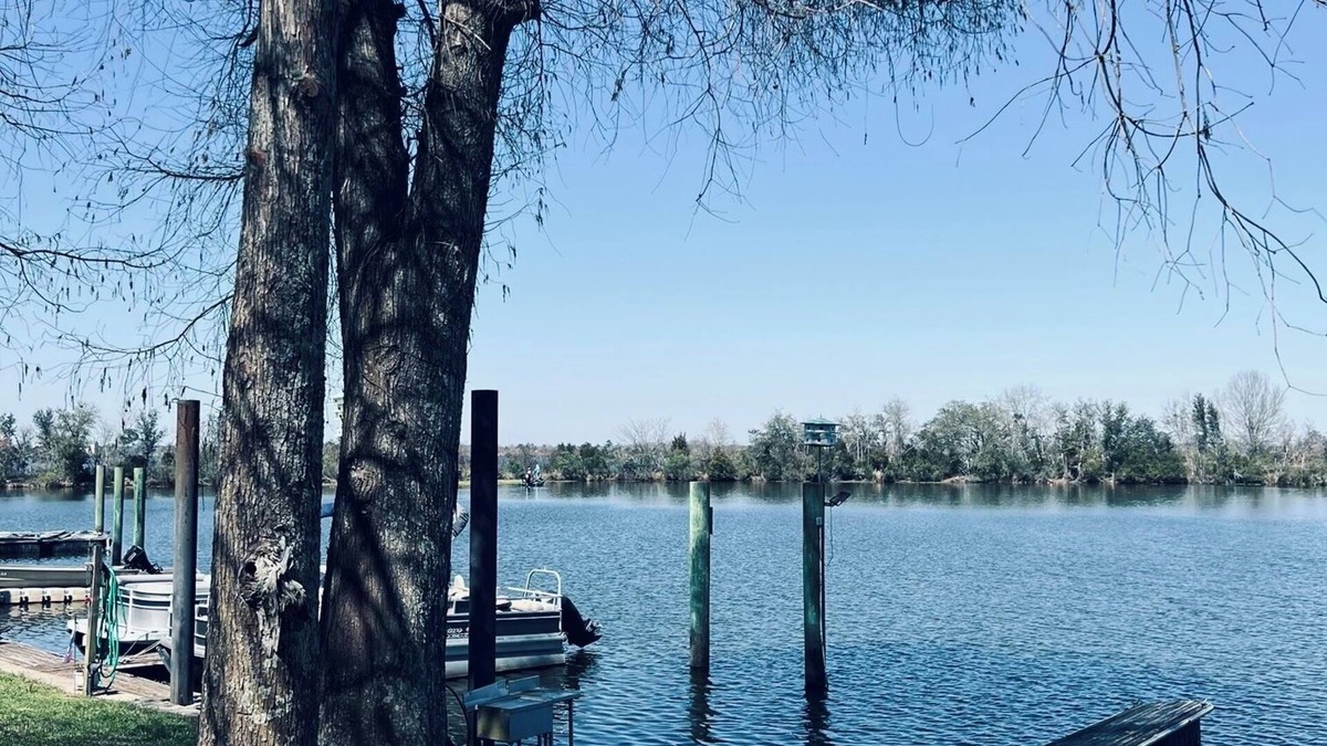 Madisonville House | Lakefront retreat 1-bedroom condo in serene natural surroundings in Madisonville
