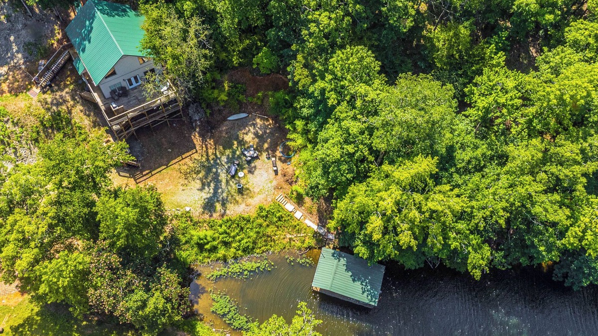Ferndale House | Lakefront Retreat w/Multi-Level Deck & Dock!