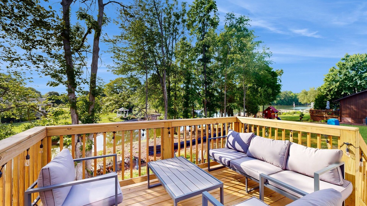 Southmont House | Lakefront retreat with furnished deck, dock, firepit, washer/dryer, & AC