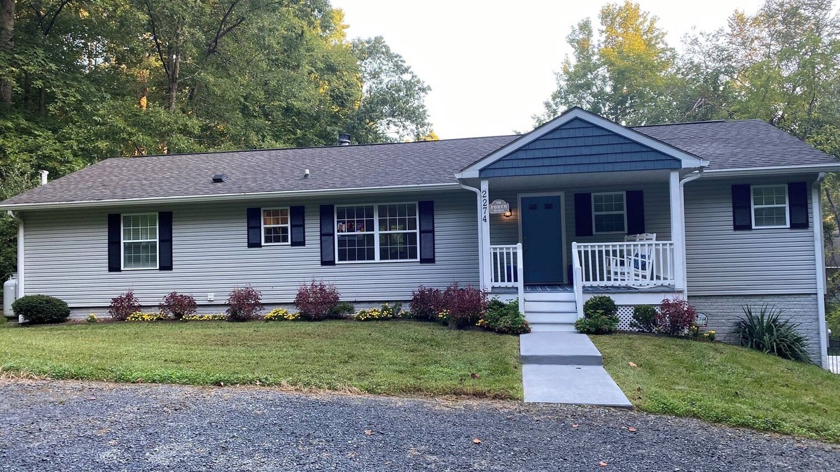 Louisa House | Lakefront Single Family Home - Minimum 30-day rental