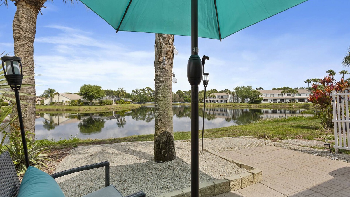 Sabal Harbour House | ⚓Lakefront townhome w/backyard paradise and amazing community amenities!⚓🐕🌅