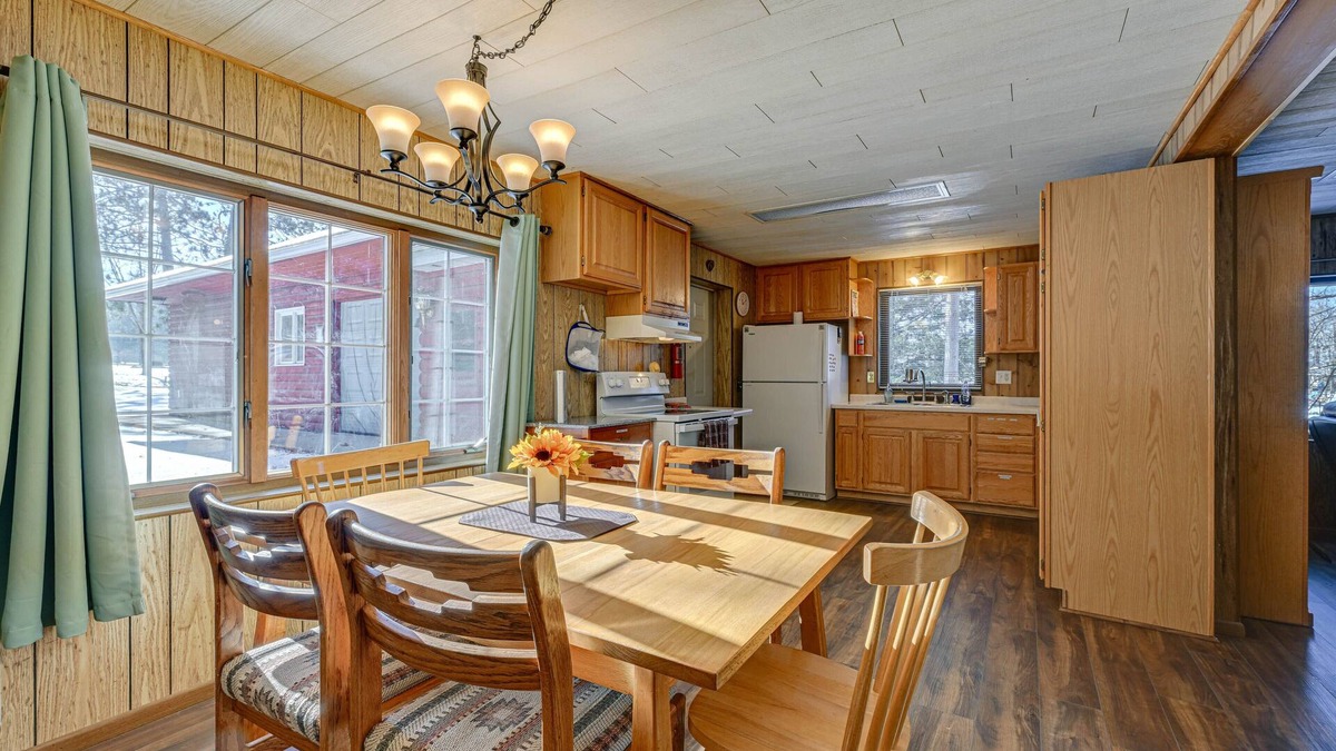 Townsend Cabin | Lakefront Townsend Cabin w/Fire Pit & Dock!