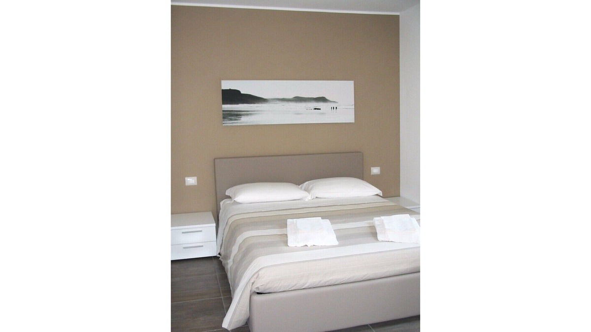 Spinone Al Lago Apartment | Lakefront two-room apartment in a residence with seasonal swimming pool and solarium