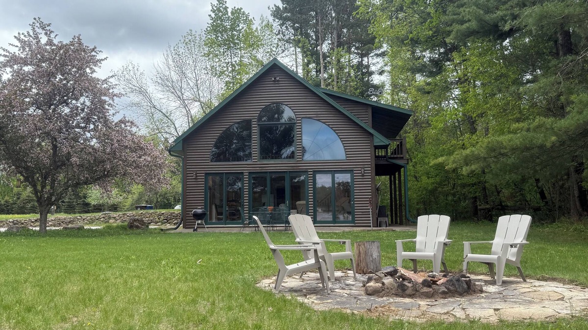 Galloway House | Lakefront Vacation Home