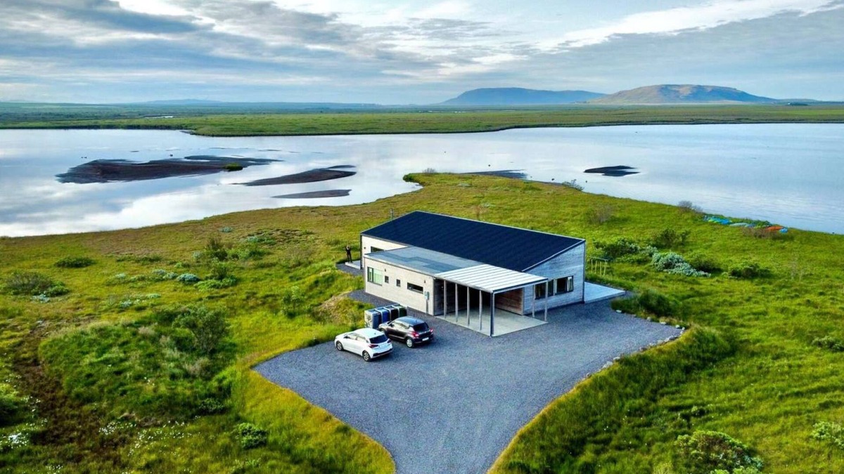 Laugarvatn House | -Lakefront Villa-