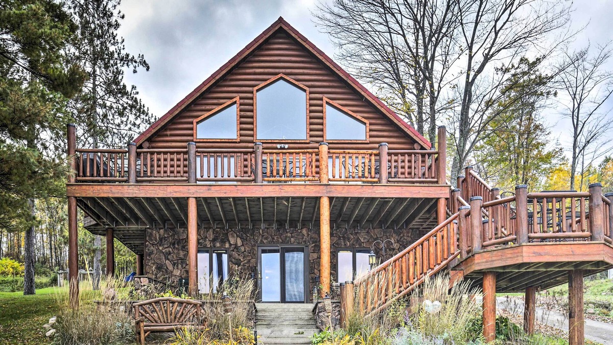 Loretto Cabin | Lakefront Vulcan Cabin w/ Boat Dock & Kayaks!