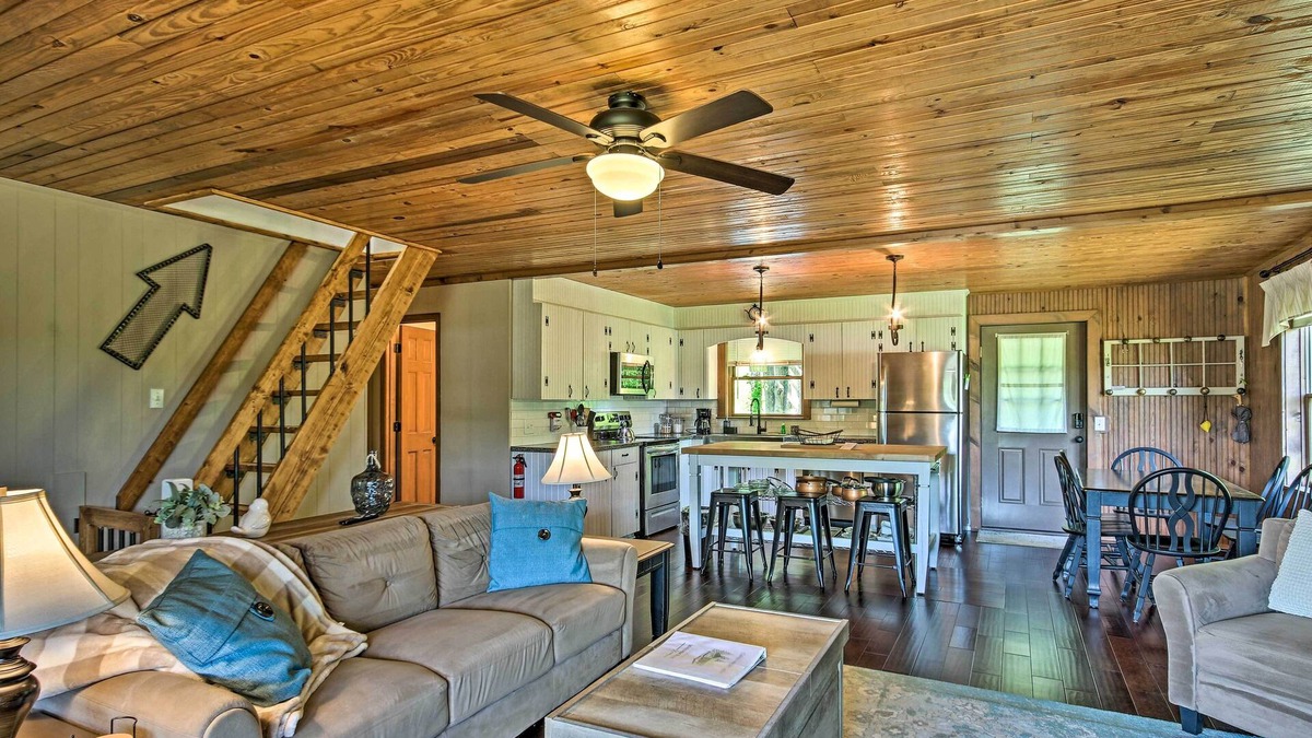 Waterloo Cabin | Lakefront Waterloo Cabin w/Dock, Kayaks & Grill!