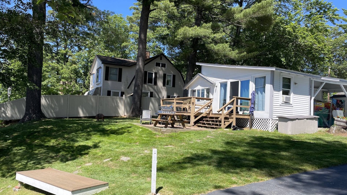 Lochmere Cottage | Lakefront Winnisquam Cottage with dock & boat ramp