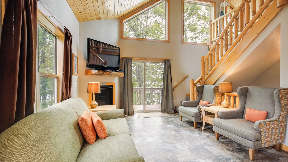 Townsend Cabin | Lakefront Wisconsin Cabin: Dock, Walk to Beach!
