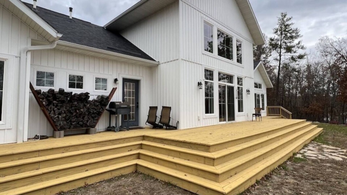 Markville House | Lakefront & Woods Retreat