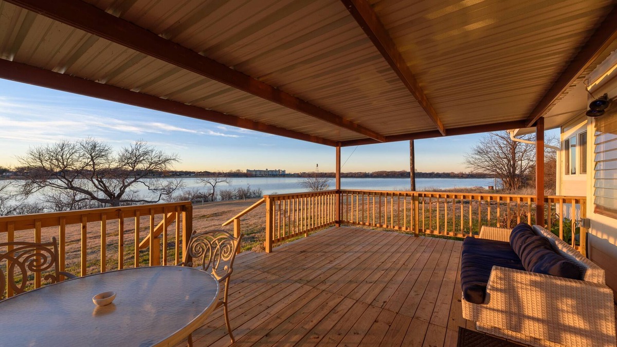 Frisco House | Lakehouse Bungalow-Frisco Location