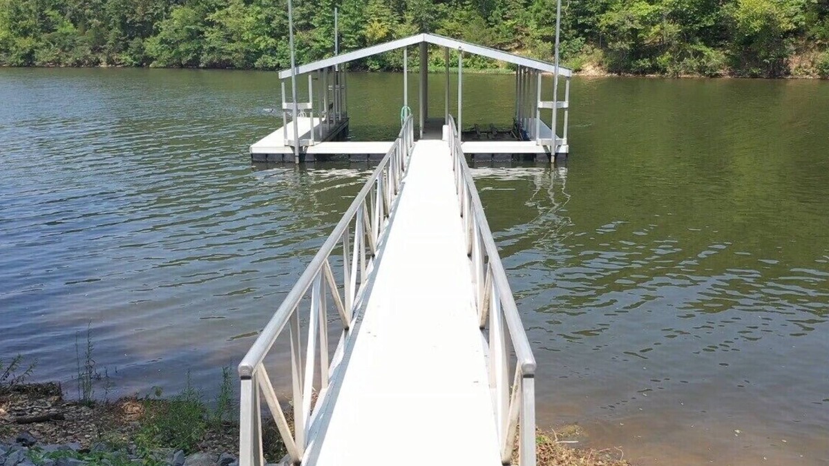 Almo House | Lakehouse with Dock