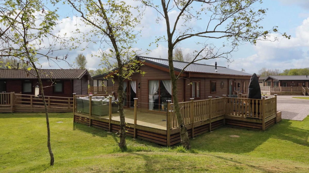 South Lakeland Leisure Village Cottage | LAKELAND DREAM @ SOUTH LAKELAND LEISURE LODGE, with pool in Warton