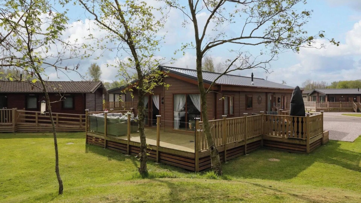 Yealand Conyers Cabin | Lakeland Lodge- 3Bed-2 Bath- Private Patio