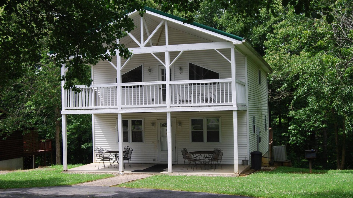 Russell Springs Cabin | LakePointe's Super Cabin - No Cleaning Fees!