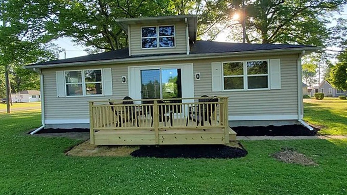 Madison-on-the-Lake Cottage | LakePointe Shores #9 Tranquil 3 bedroom cottage, enchanting Madison on the Lake