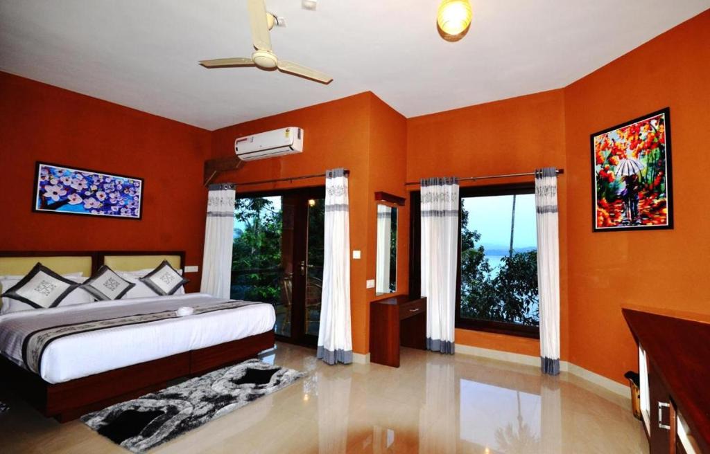 Vazhavatta House | LakeRose Wayanad Resort - Superior lake view