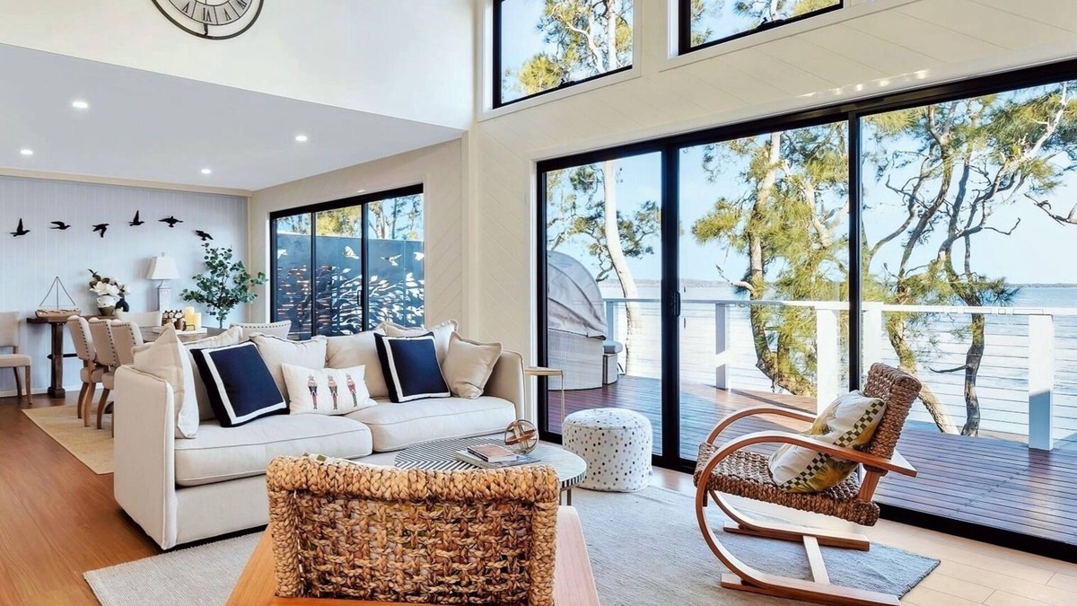 Tegerin House | Lakes Breeze: A Picturesque Waterfront Lake House with Lots of Fun
