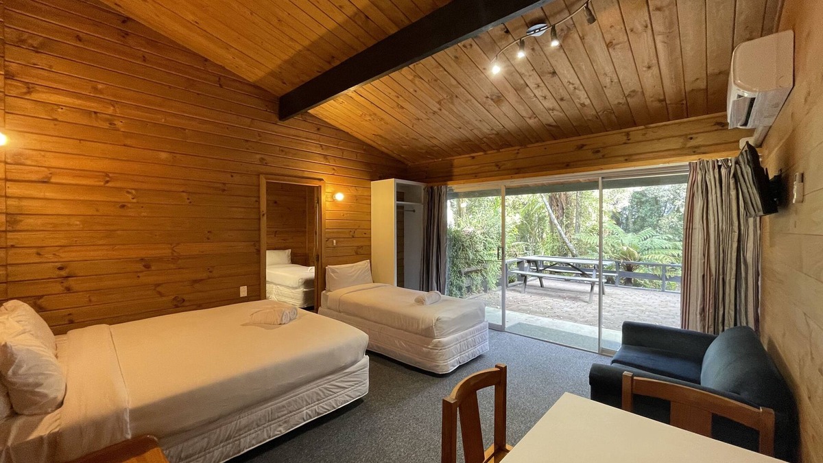Lake Okataina Cabin | Lakes Lodge Okataina