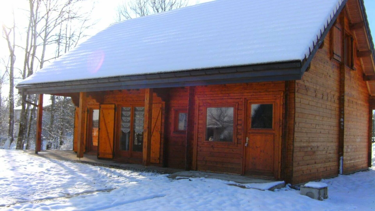 Le Frasnois Ski Chalet | LAKES, MOUNTAINS, HEDGEHOG WATERFALLS,