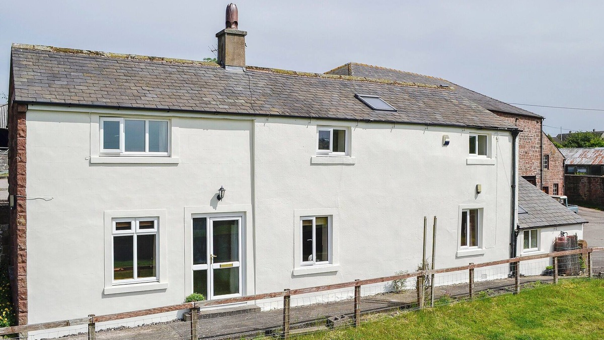 Egremont Cottage | Lakes, mountains or beaches - how about the best of all three.