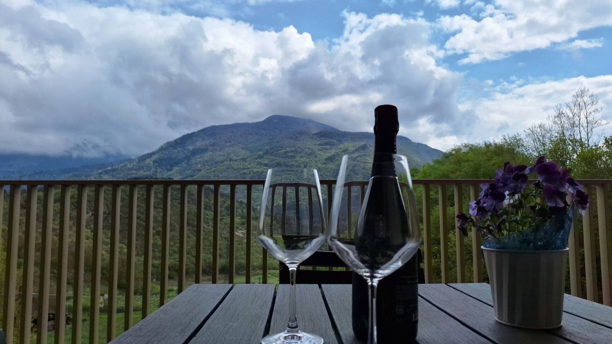 Ciago Apartment | Lakes Valley Panoramic Loft