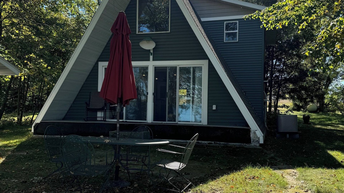 Long Prairie Cabin | Lakeshore Cabin , Great Fishing, Tubing, and Skiing