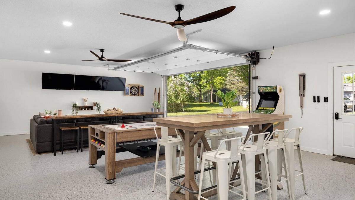 Gladwin House | Lakeshore Living - Private Beach, Sleeps 16!