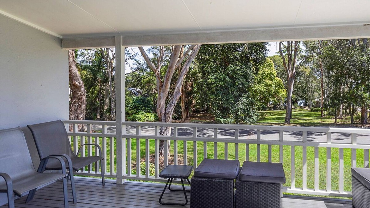 Cams Wharf Villa | Lakeshores Villa - 200m from pool, tennis & lake!