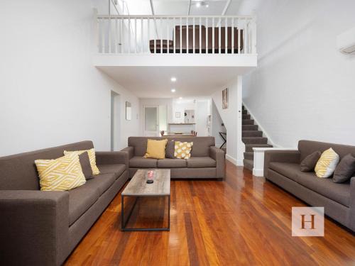 Cams Wharf Villa | Lakeshores Villa