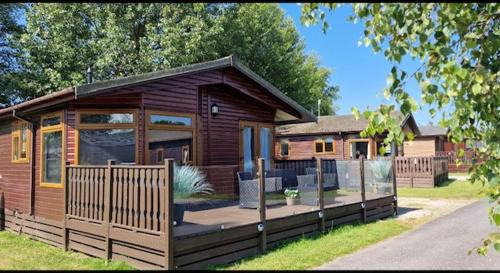 South Lakeland Leisure Village Resort | Lakeside 18