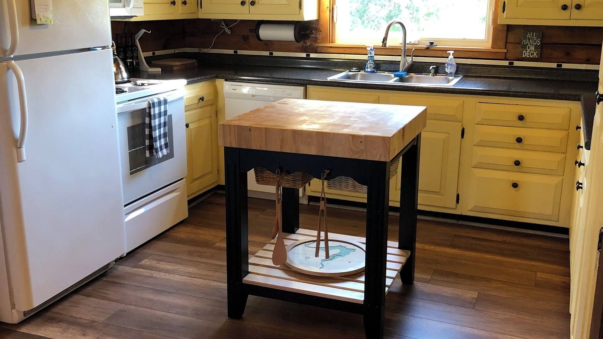 Rooseveltown House | Lakeside 4-bedroom. 6 minutes to Potsdam.